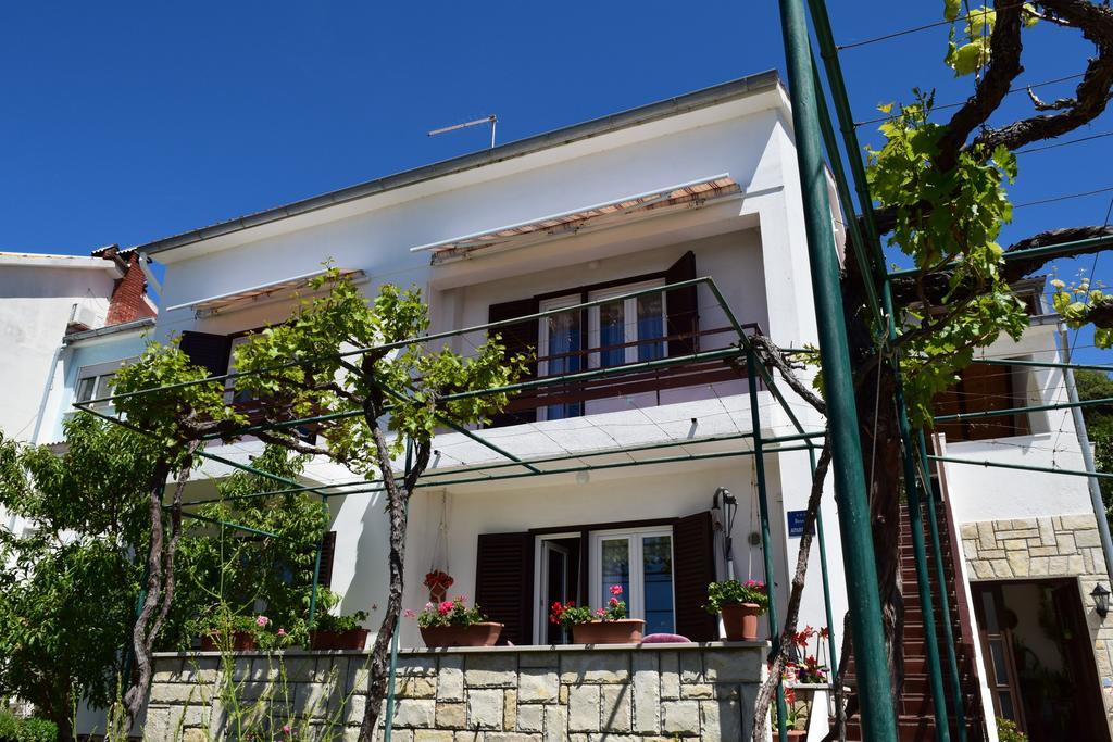 Peter Pan Apartments Palit Buitenkant foto